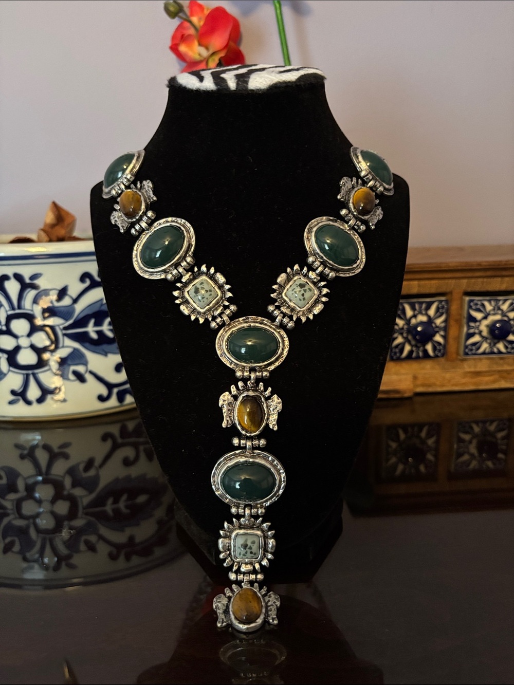 NWOT Stunning Statement Necklace!